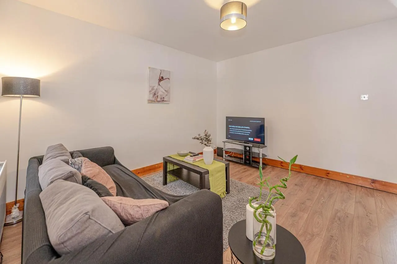 Beautiful 4 Bedrooms House, 7 Walk To Train Station Plumstead  0*, Plumstead (Greater London) United Kingdom